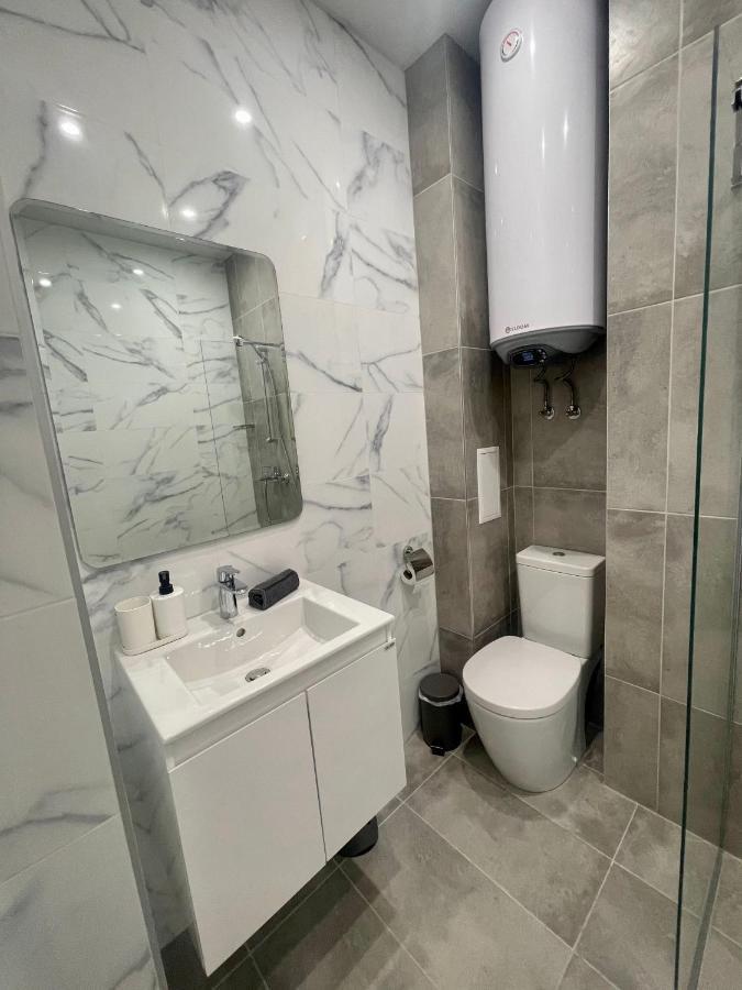 Vanquish Central Apartment فارنا المظهر الخارجي الصورة