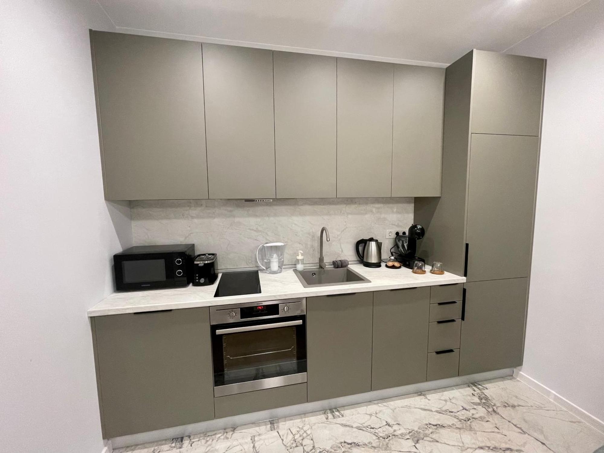 Vanquish Central Apartment فارنا المظهر الخارجي الصورة