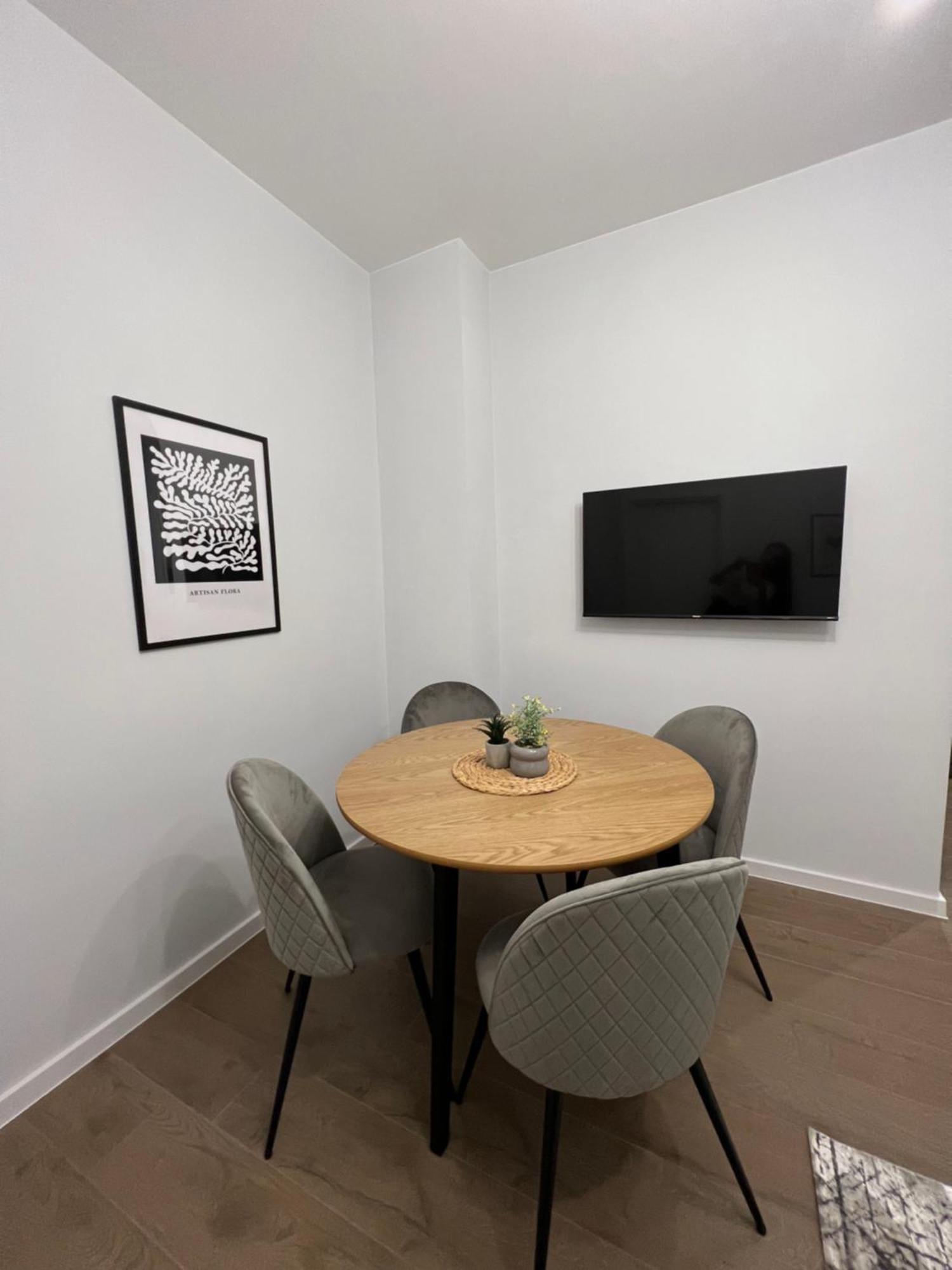 Vanquish Central Apartment فارنا المظهر الخارجي الصورة