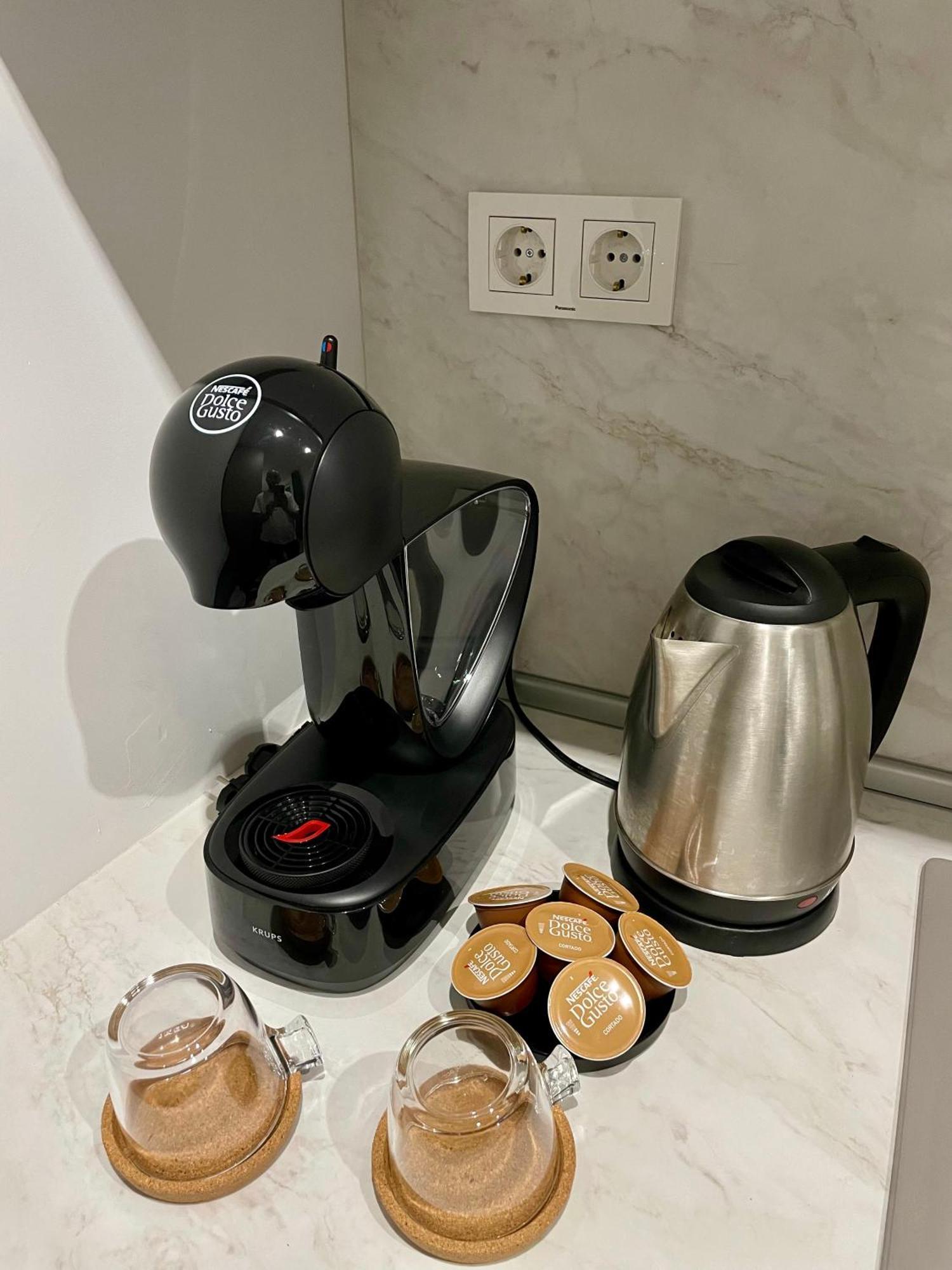 Vanquish Central Apartment فارنا المظهر الخارجي الصورة