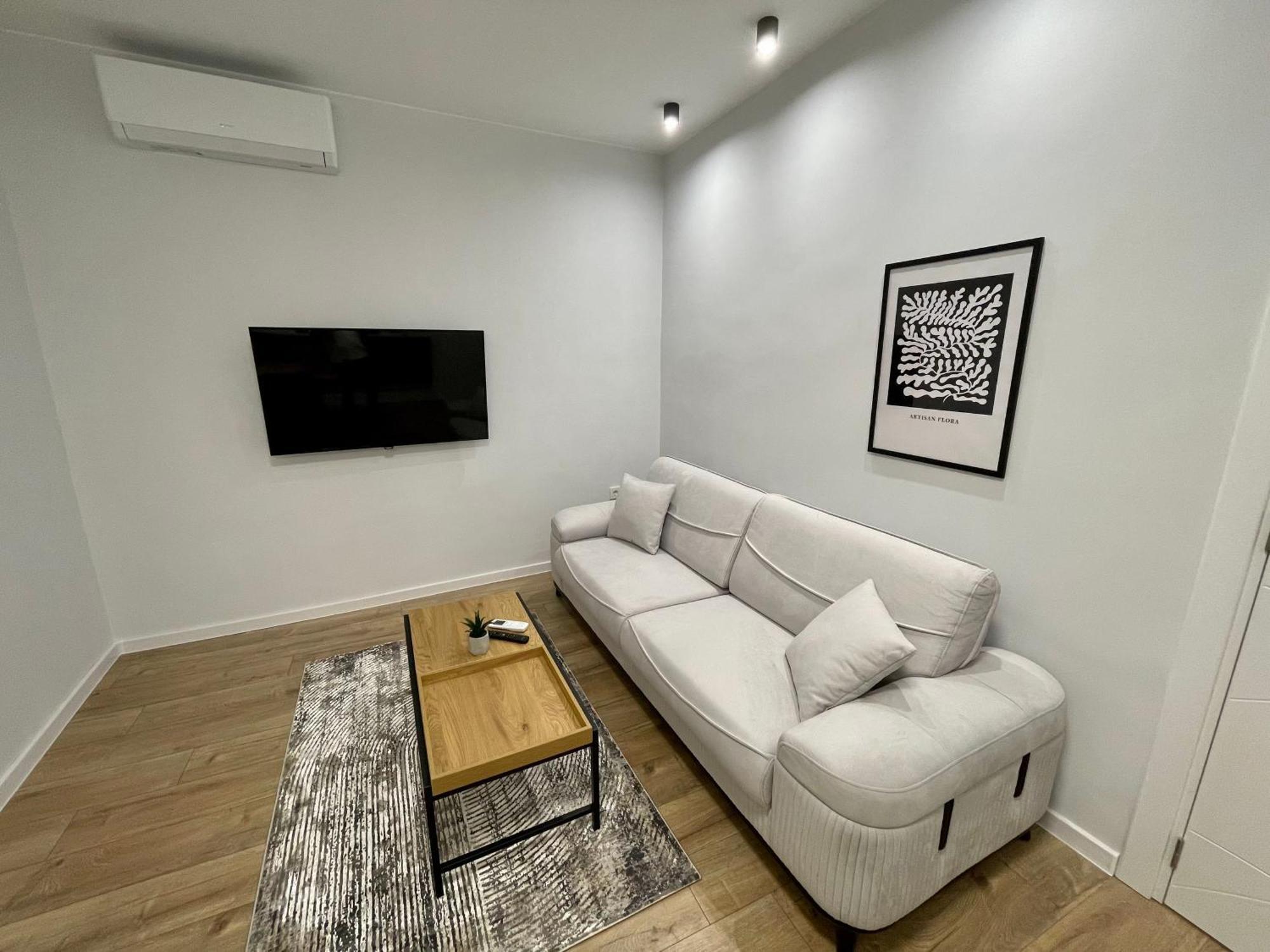 Vanquish Central Apartment فارنا المظهر الخارجي الصورة