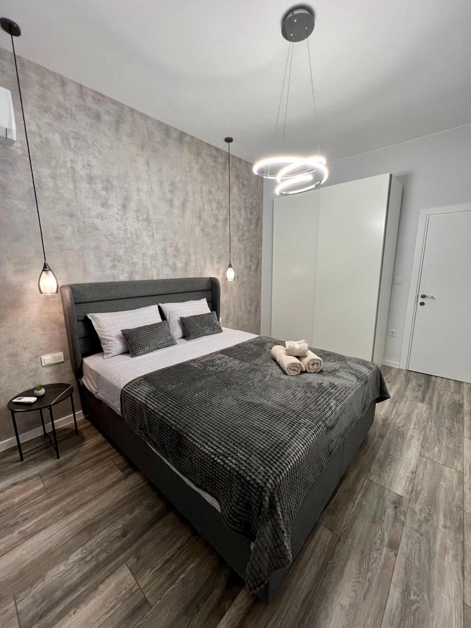 Vanquish Central Apartment فارنا المظهر الخارجي الصورة